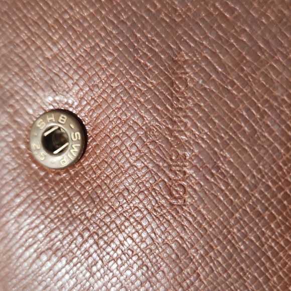 Authentic vintage Louis Vuitton clutch/large wallet. See pictures of wear/tear - Picture 11 of 15